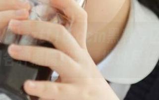 zztt10.ccm黑料专区：探寻娱乐圈各种黑暗秘密，地址尽在这里！