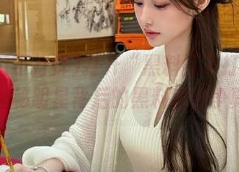 打开“黑料门不打烊”首页，揭秘明星背后的黑料和纷争真相！